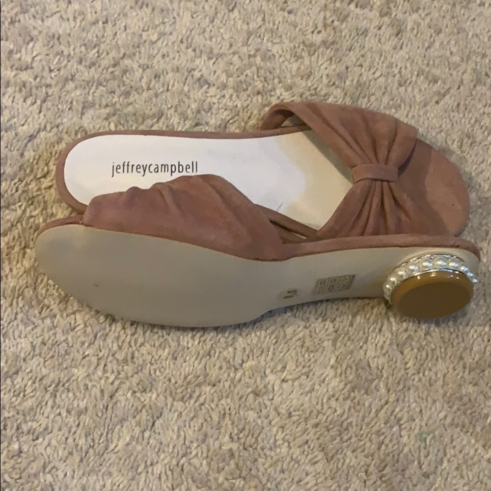 Sandals / Slides - Picture 2 of 3